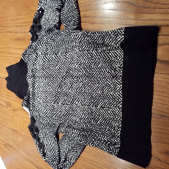 Leo Guy Beaded Embellished Cold Shoulder Turtleneck Sweater Size L/XL - Picture 7 of 8